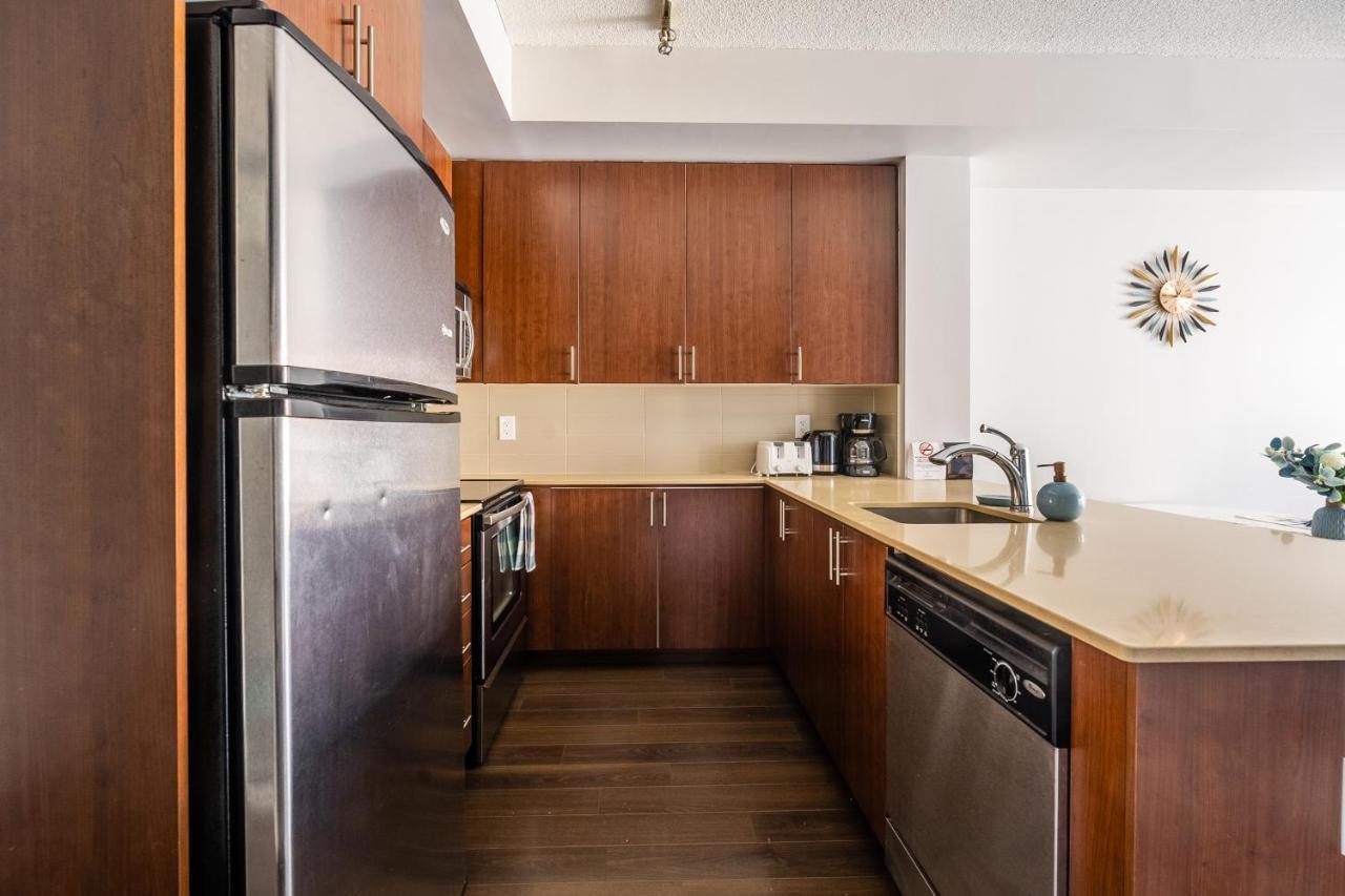 Beautiful Condos In The Heart Of Downtown By Globalstay Торонто Екстериор снимка