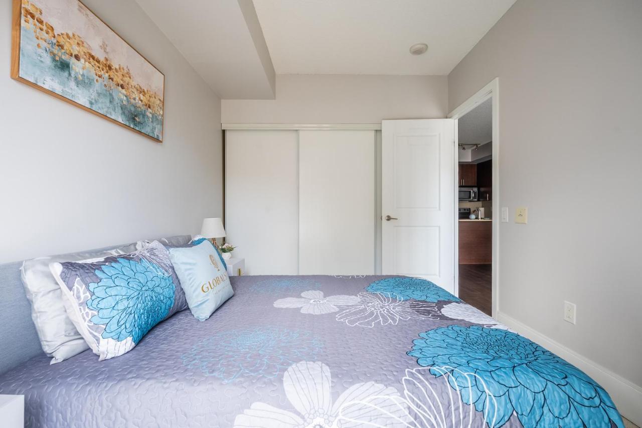 Beautiful Condos In The Heart Of Downtown By Globalstay Торонто Екстериор снимка